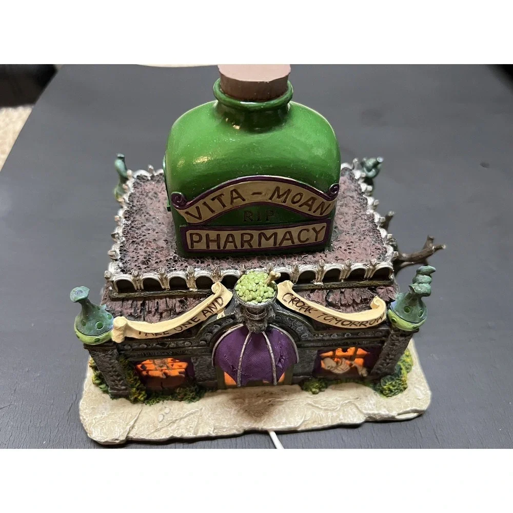 Munsters Hawthorne Village Vita Moan Pharmacy Lights Working Halloween‎ FLAW